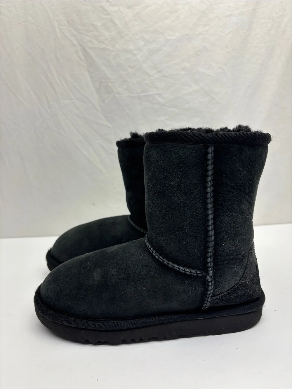 UGG Classic short boots, size 13 for Lott girl, box 73